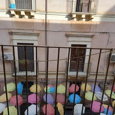 Joy'S House Apartment Catania Bagian luar foto