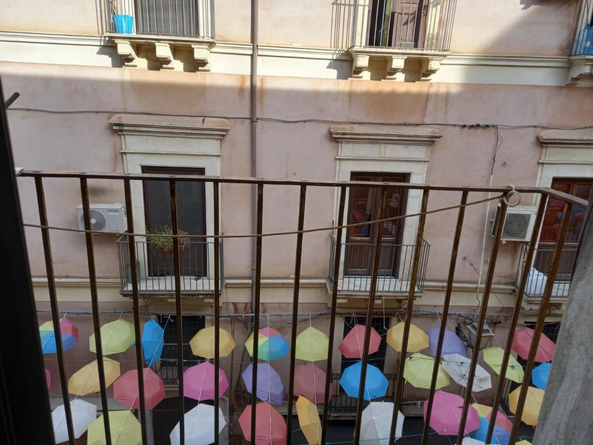 Joy'S House Apartment Catania Bagian luar foto