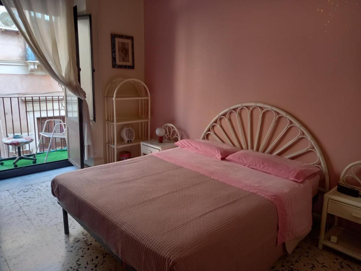 Joy'S House Apartment Catania Bagian luar foto